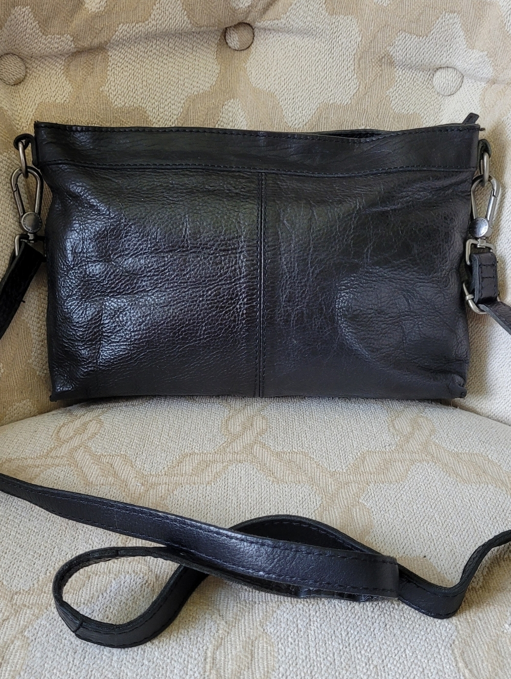 COWBOYSBAG LEATHER CROSSBODY BAG PURSE ADJUSTABLE ZIPPER BLACK SILVER - Picture 2 of 16